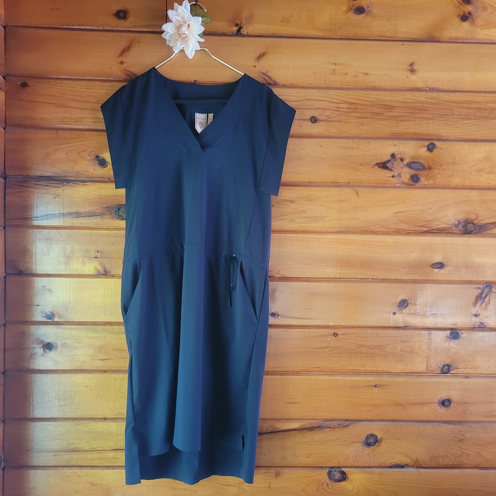 Elegant Navy Midi Dress with V-Neck
